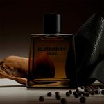 Burberry Hero Parfum Intense - Perfume Masculino
