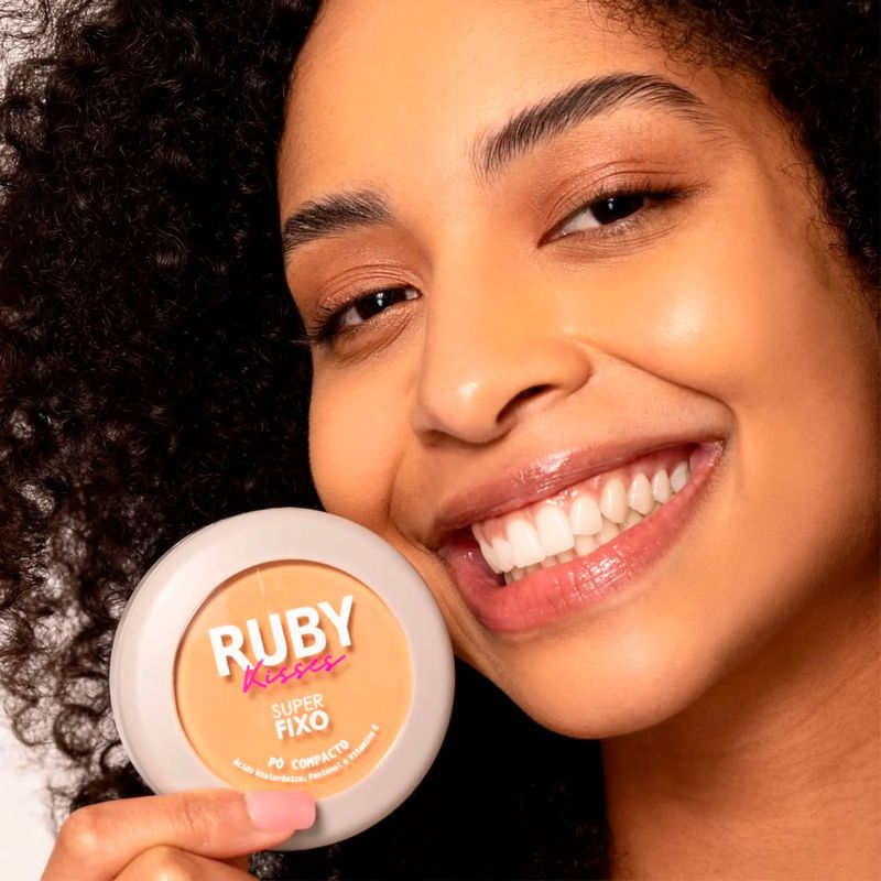 Ruby Kisses Super Fixo - Pó Compacto 240